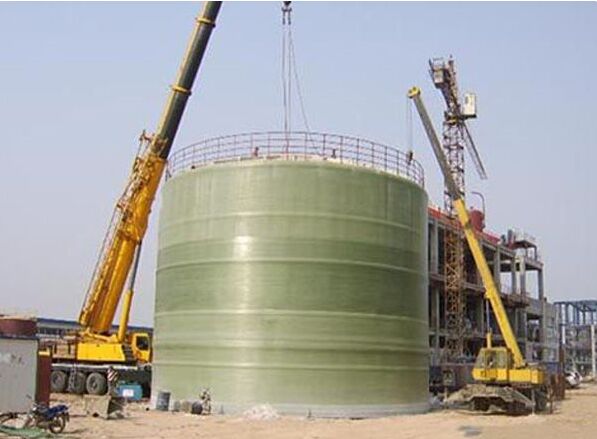玻璃鋼酸堿罐施工現場圖